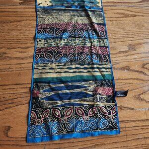 2/$20 SALE! Oscar de la Renta silk scarf